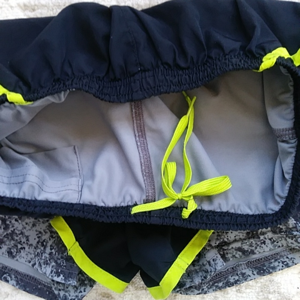 Umbro Double Layer Athletic Shorts SMALL Black Lime Green - Picture 6 of 15
